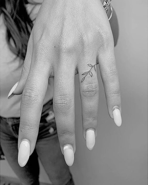 Womens Fingers Small Leafy Tattoo