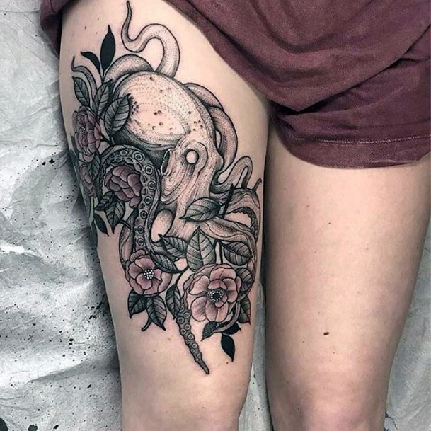 Womens Flower Tattoo On Leg