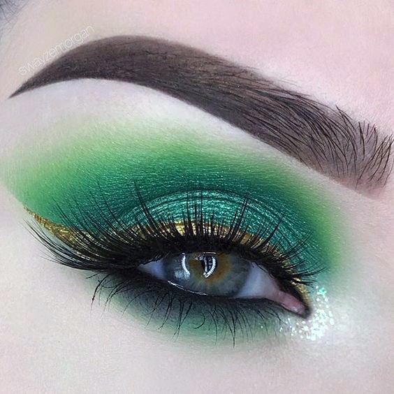 Womens Fluttering Blue And Green Eyeshadow