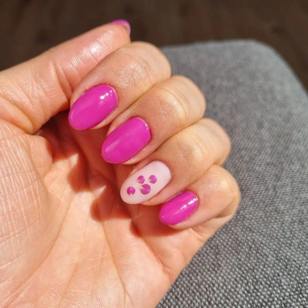 Womens Fuchsia Nail Ideas