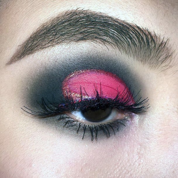 Womens Funky Black Eyeshadow With Pink Art