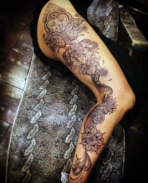 Womens Glam Tattoo On Legs
