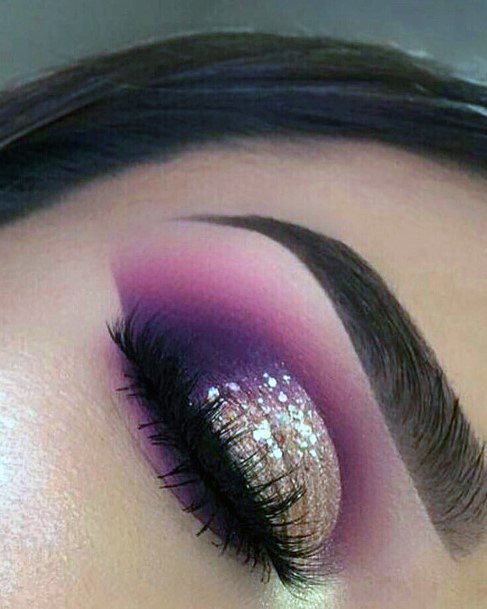 Womens Gleaming Gold With Purple Eyeshadow