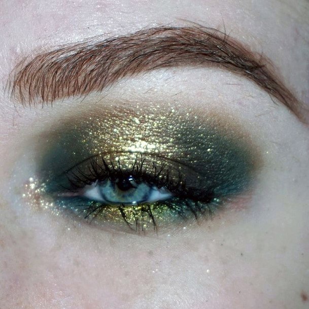 Womens Glittering Gold Eyeshadow