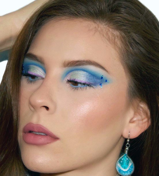 Womens Gorgeous Blue Eyeshadow Makeup Looks