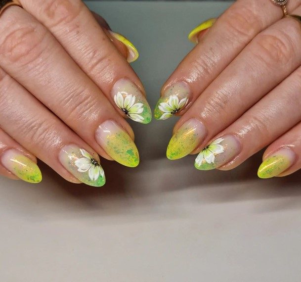 Womens Green And Yellow Good Looking Nails