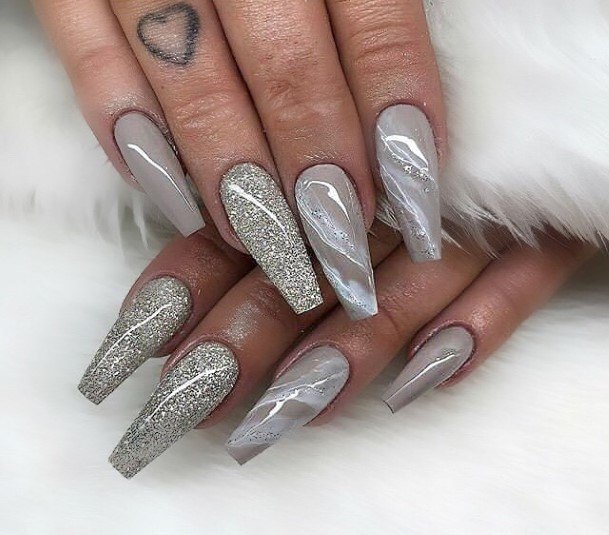 Womens Grey With Glitter Super Nail Designs