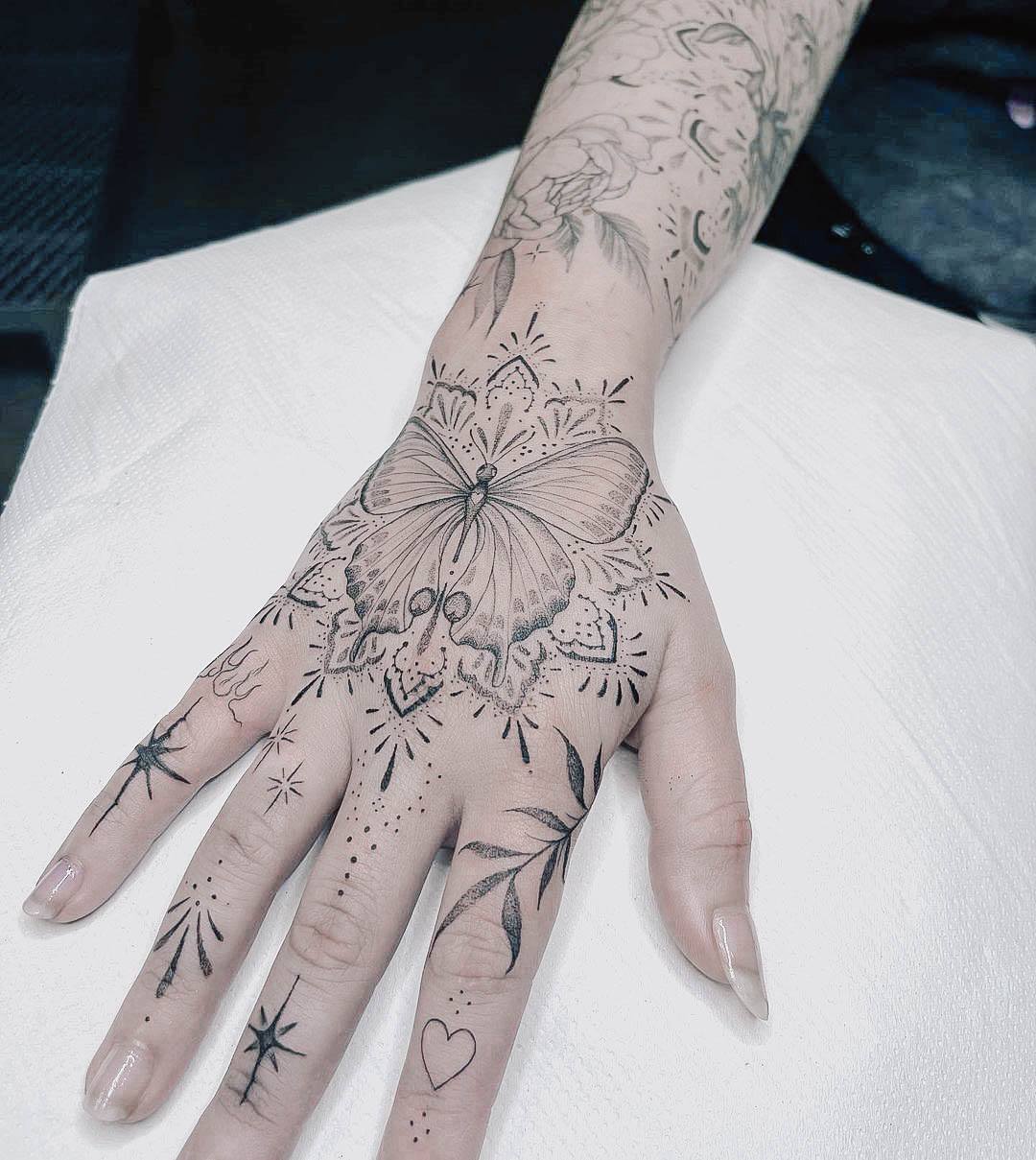 Womens Hand Tattoos (11)
