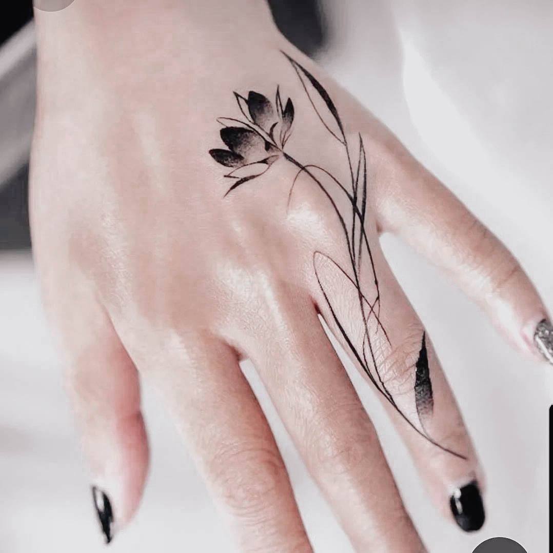 Womens Hand Tattoos (15)