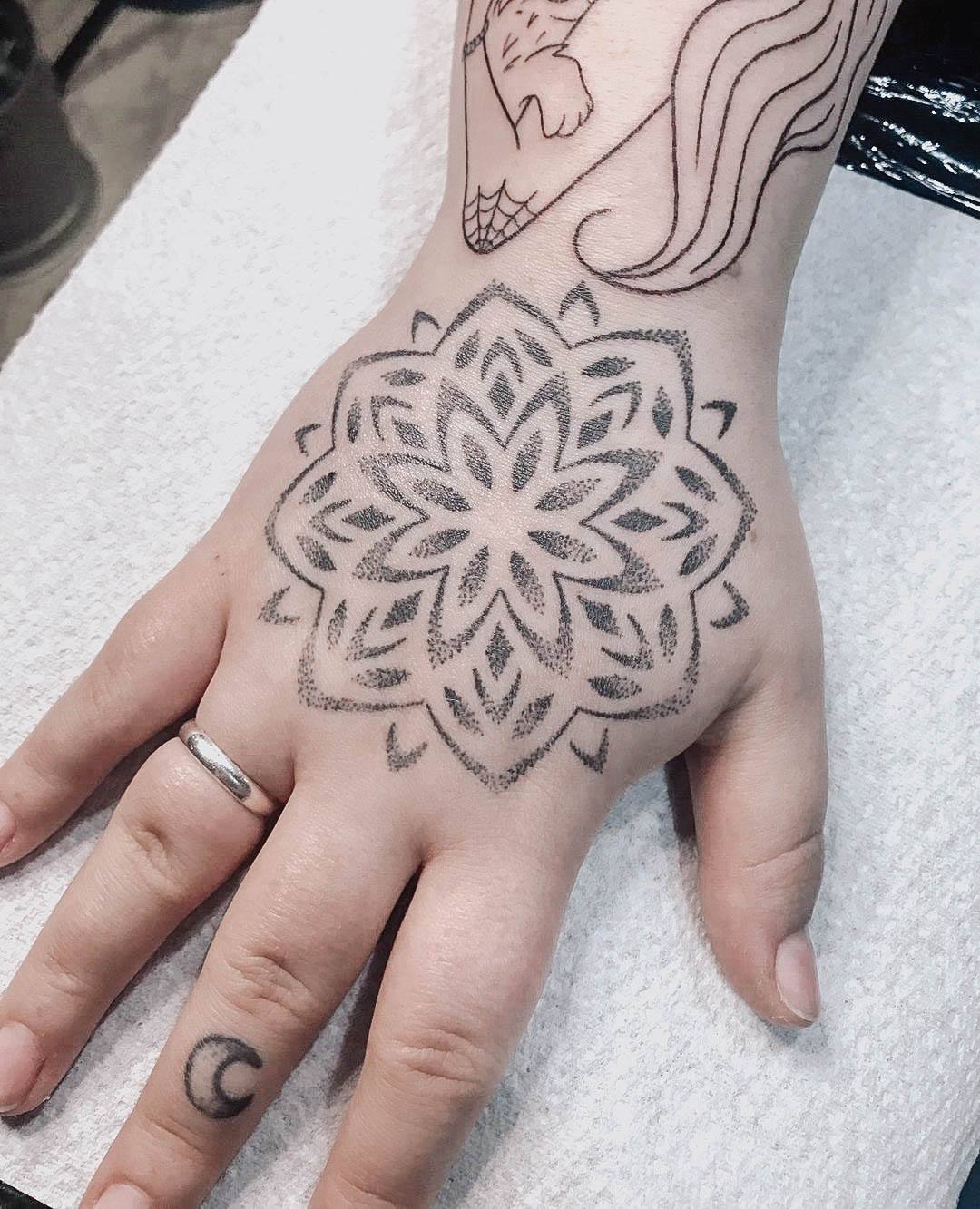 Womens Hand Tattoos (21)