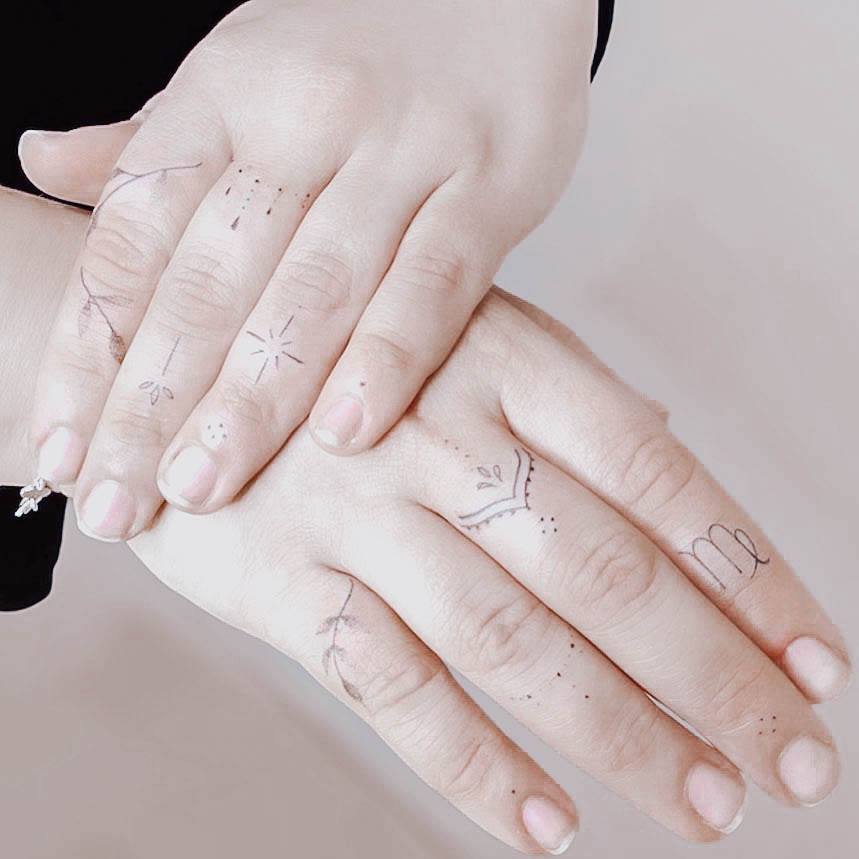 Womens Hand Tattoos (42)