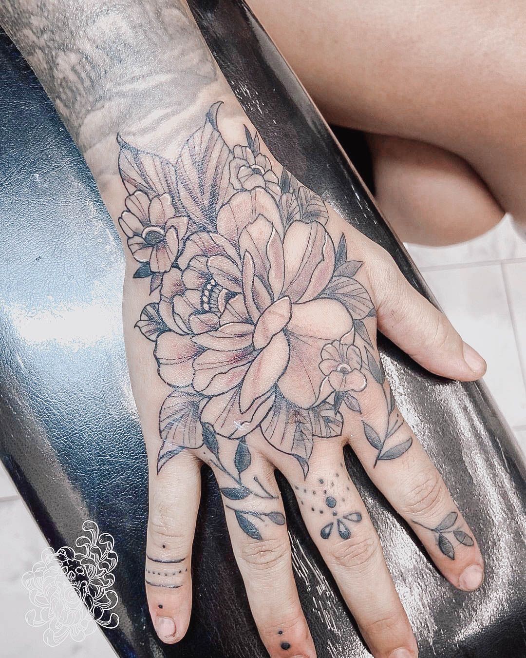 Womens Hand Tattoos (6)