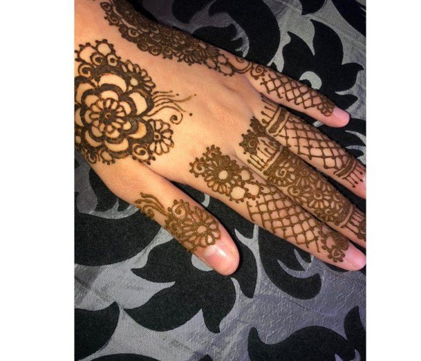 Womens Henna Paste Tattoo Hands