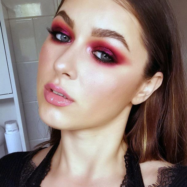 Womens Intense Red Eyeshadow