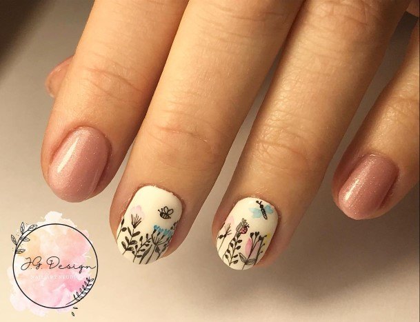 Womens Ladybug Super Nail Designs