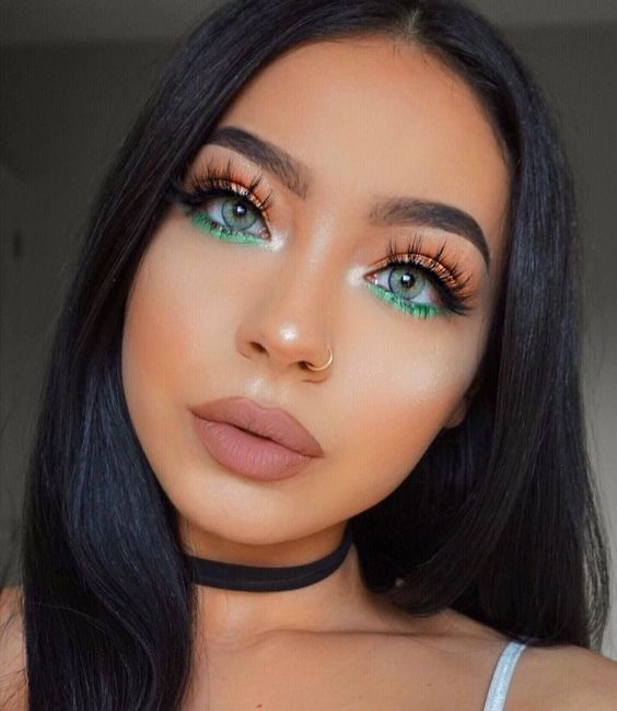 Womens Light Blue Toned Summer Makeup Eyes