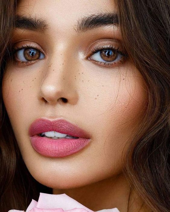 Womens Light Summer Makeup Looks Eyes