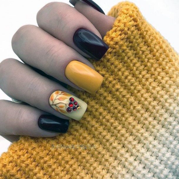 Womens Light Yellow Super Nail Designs