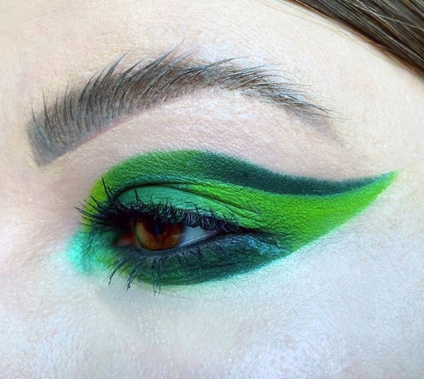 Womens Long Winged Green Eyeshadow