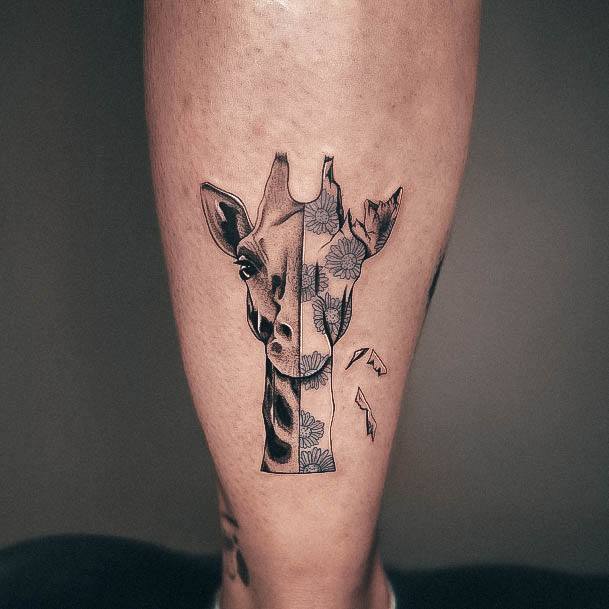 Womens Lovely Giraffe Tattoo Ideas