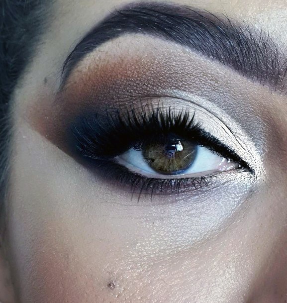 Womens Matte Brown Eyeshadow