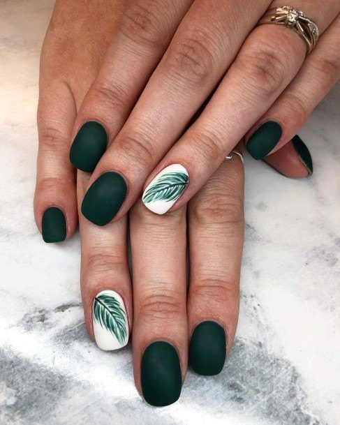 Womens Matte Green Super Nail Designs