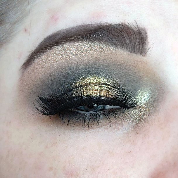 Womens Metallic Golden Brown Eyeshadow