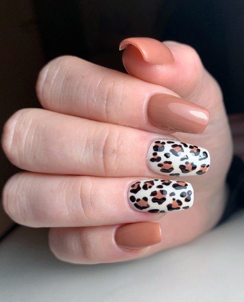 Womens Milk Chocolate Nails Leopard Print