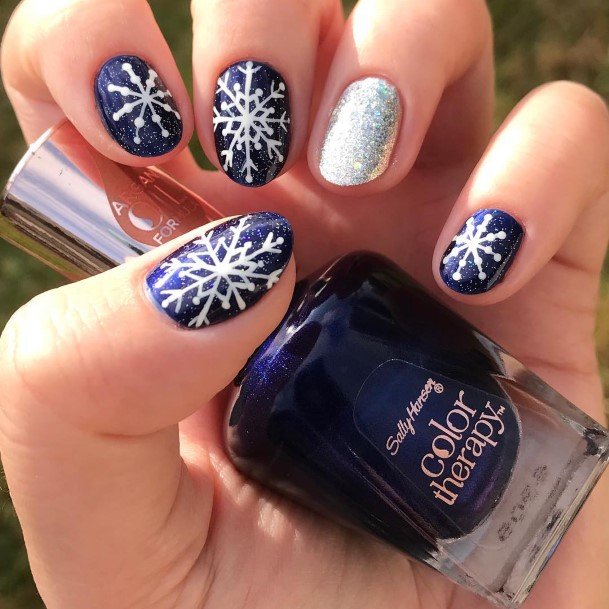 Womens Nail Ideas Blue Winter