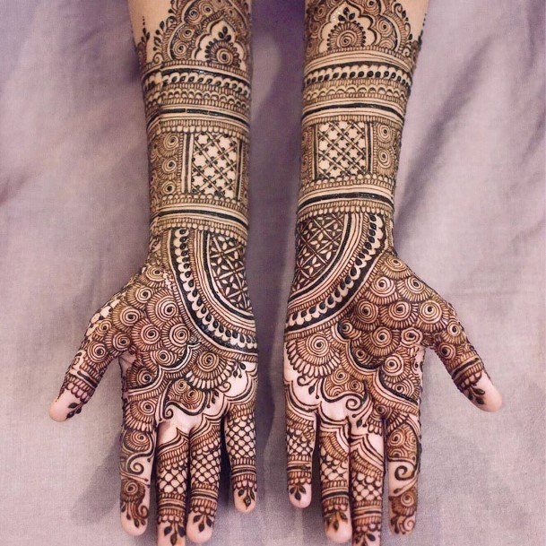 Womens Natural Fragrant Henna Tattoo On Hands