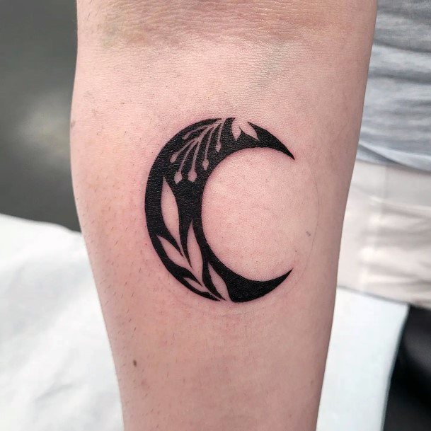 Womens Negative Space Good Looking Tattoos