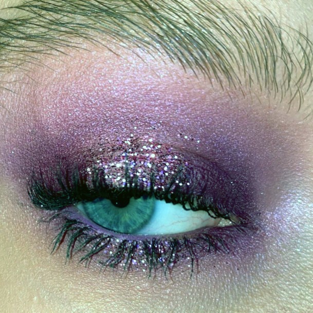 Womens Pale Amethyst Glitter Eyeshadow