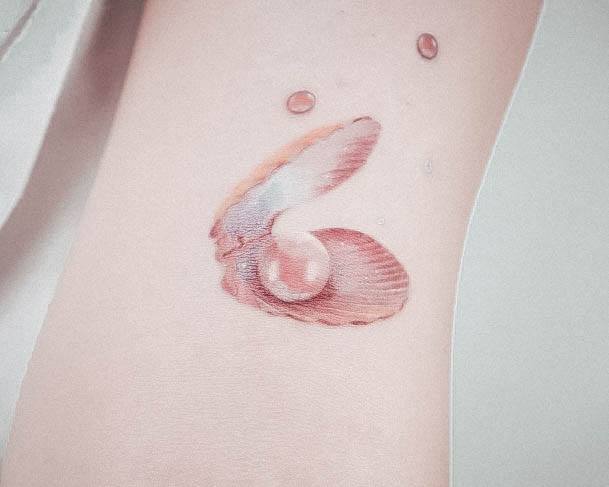 Womens Pearl Tattoo Looks