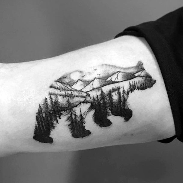 Womens Pine Forest In Bear Art Tattoo Hands