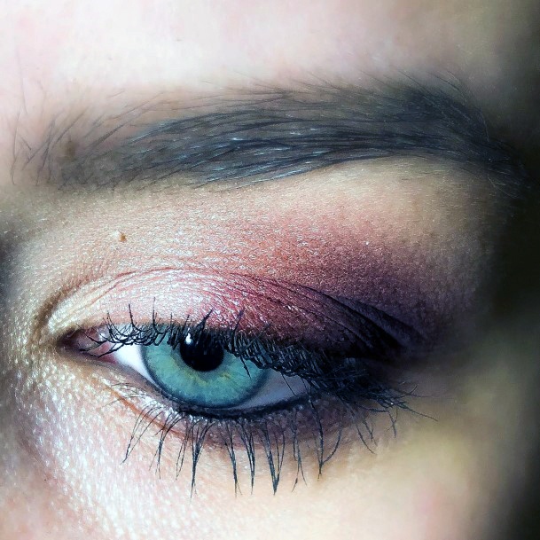 Womens Pink Light Shaded Eyeshadow