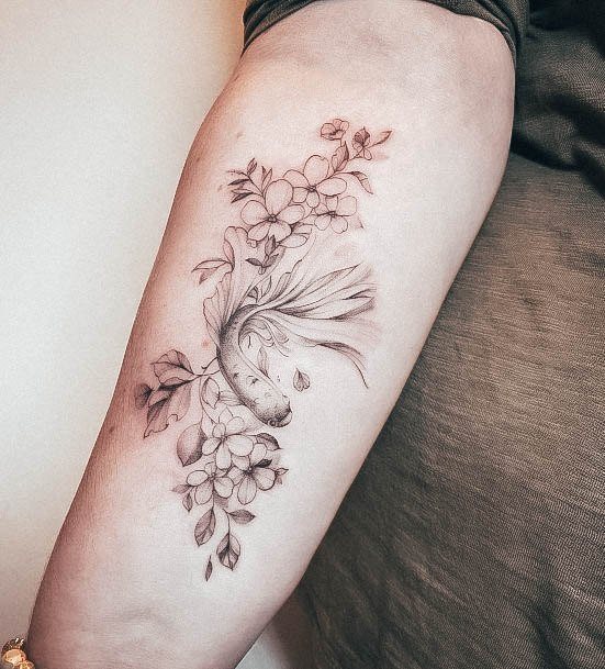 Womens Pisces Tattoo Design Ideas