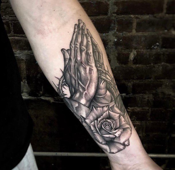 Womens Praying Hands Super Tattoo Designs