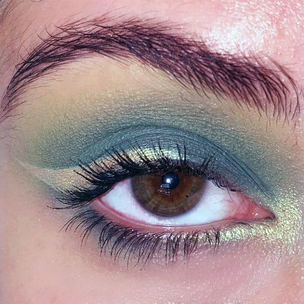 Womens Pretty Dark Green Eyeshadow