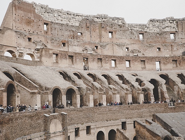 Womens Rome Colosseum Amphitheatre Travel Guide