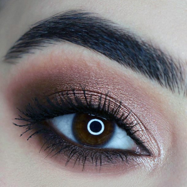 Womens Salmon Toned Eyeshadow Ideas