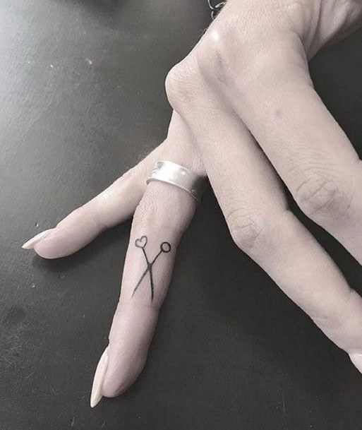Womens Scissor Tattoo Fingers