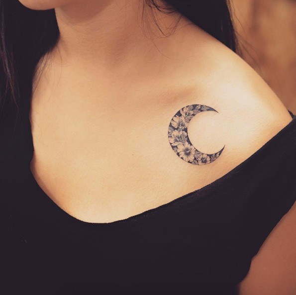 Womens Shoulder Cool New Moon Tattoo