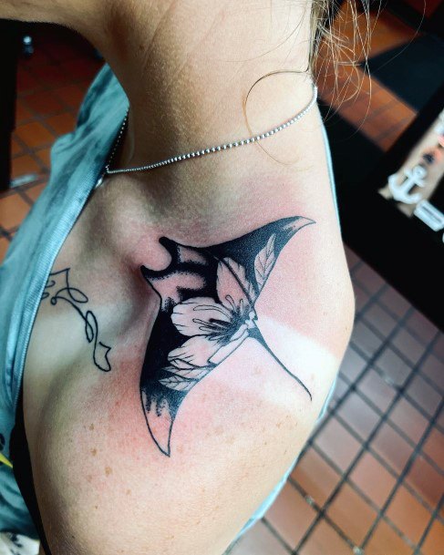 Womens Stingray Girly Tattoo Designs