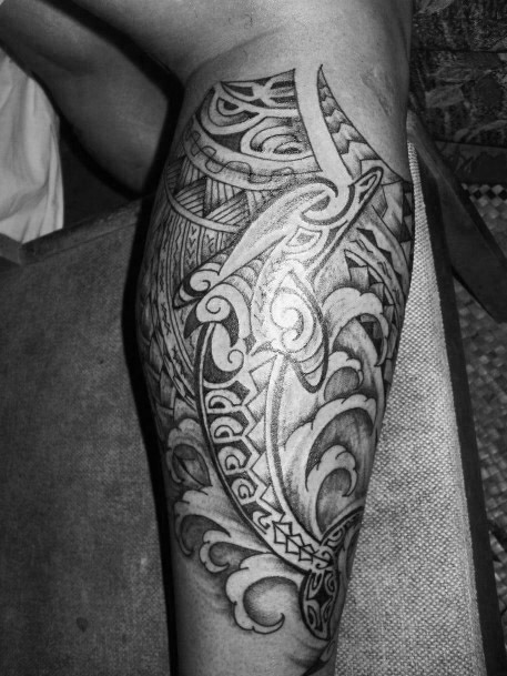 Womens Tasteful Tribal Art On Legs