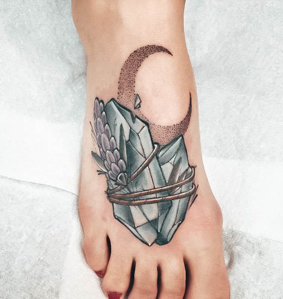 Womens Tattoo Art Cresent Moon Tattoo