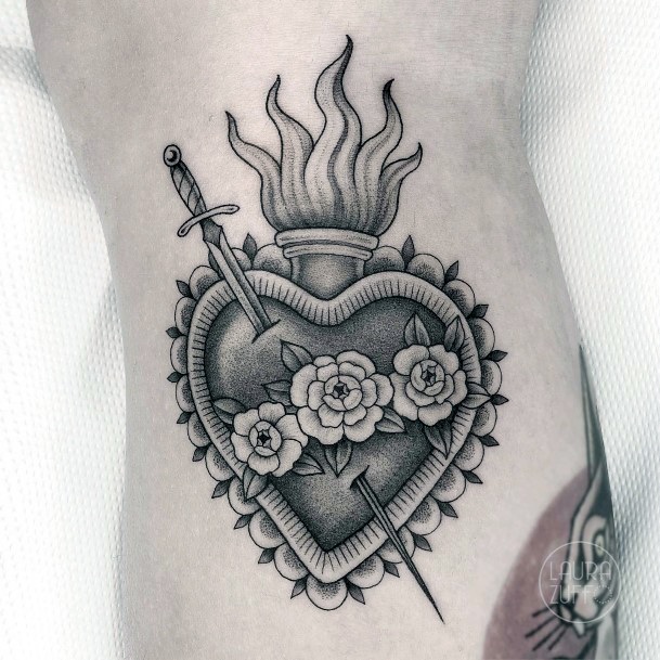 Womens Tattoo Ideas Dagger Heart