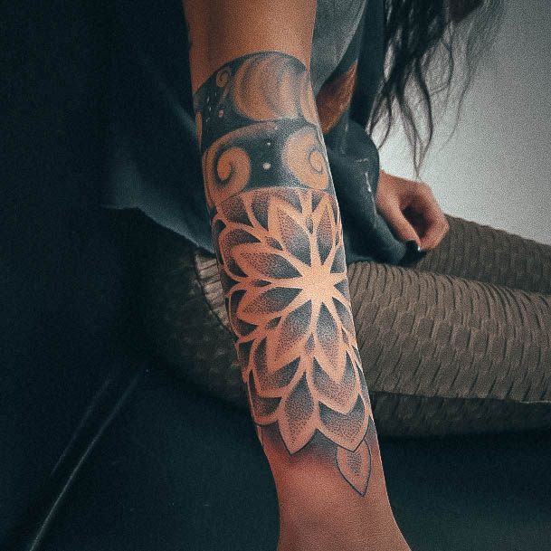 Womens Tattoo Ideas With Armband Design