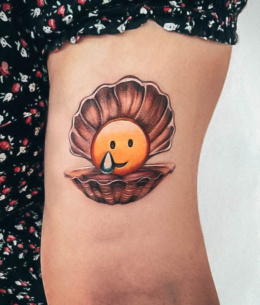 Womens Tattoo Ideas With Clam Design