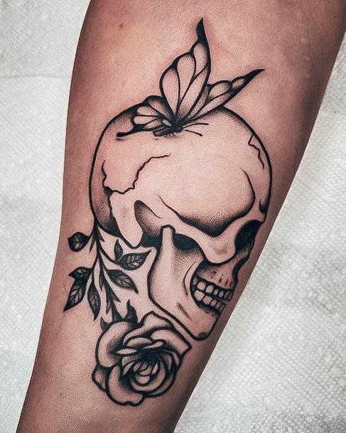 Womens Tattoo Ideas With Skull And Rose Design