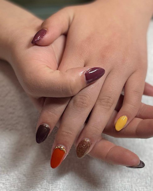 Womens Thanksgiving Nail Ideas